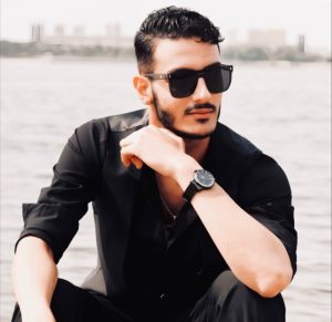 سینا فرهادنیا